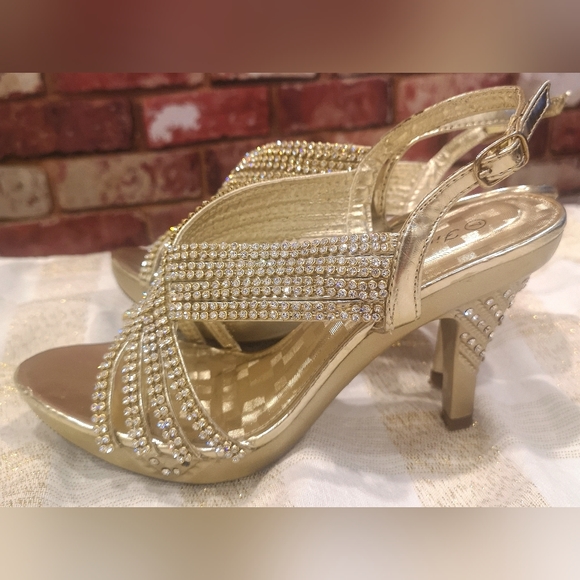 Gold shoes - Picture 7 of 16